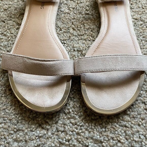 Call it spring creme sandal, size 6 - Picture 3 of 7
